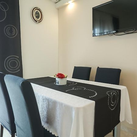 Pool Apartments Julia ซาดาร์ ห้อง รูปภาพ