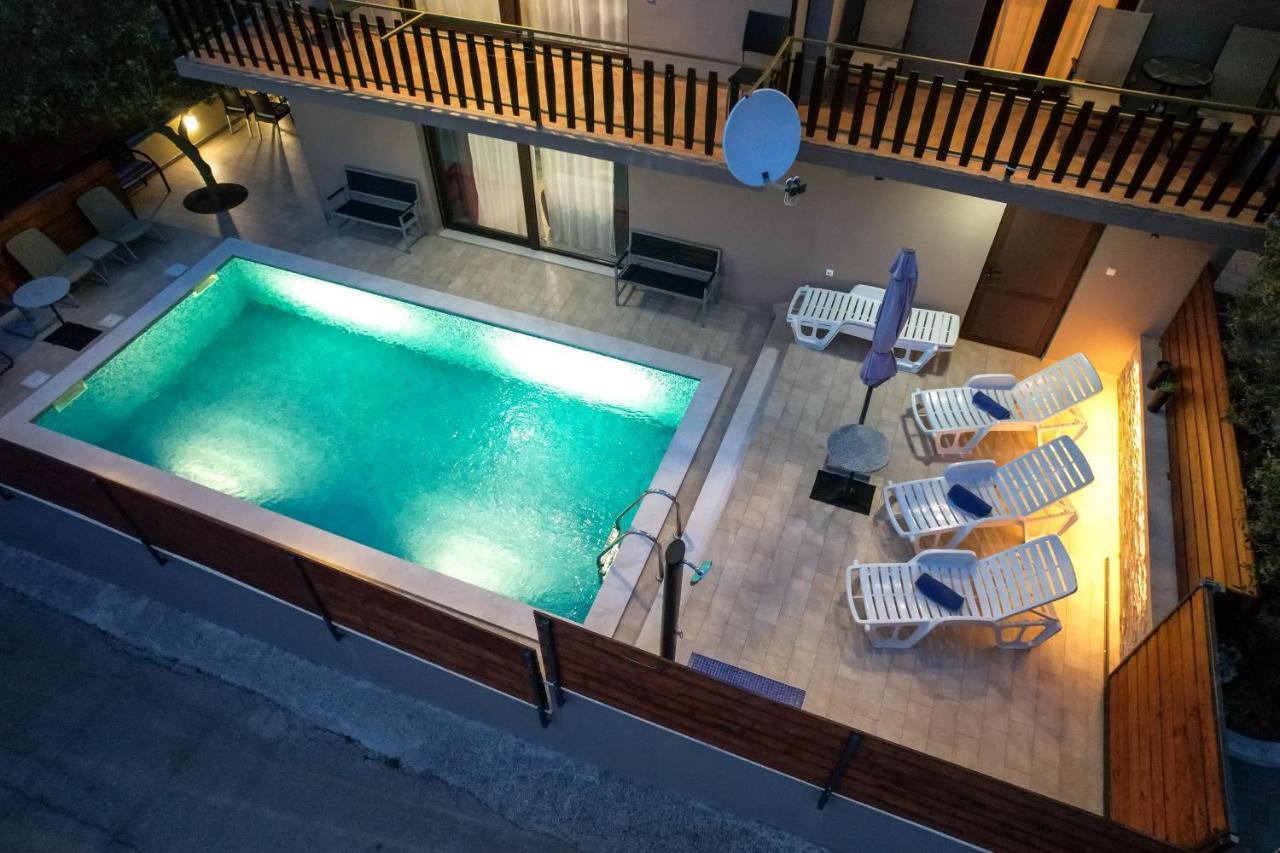 Pool Apartments Julia ซาดาร์ ภายนอก รูปภาพ