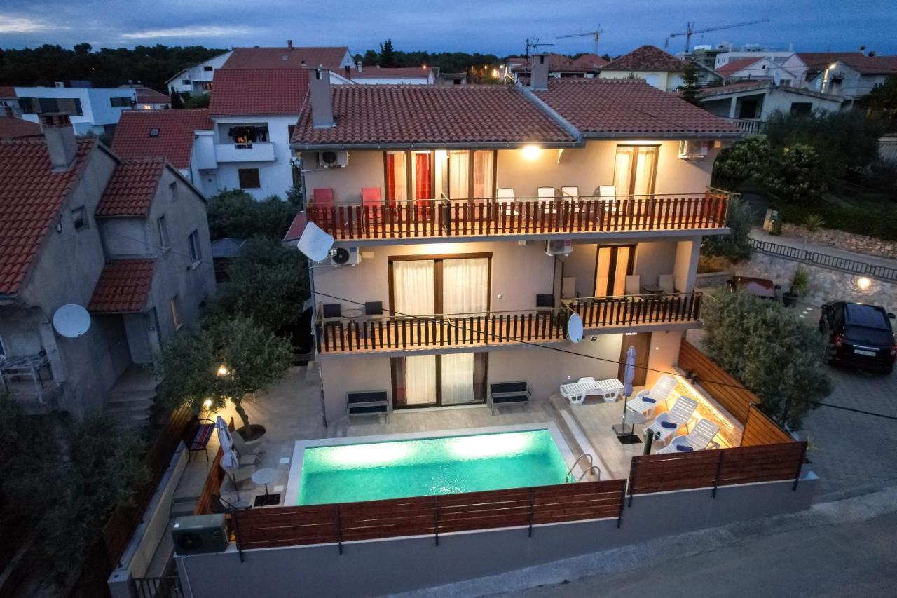 Pool Apartments Julia ซาดาร์ ภายนอก รูปภาพ
