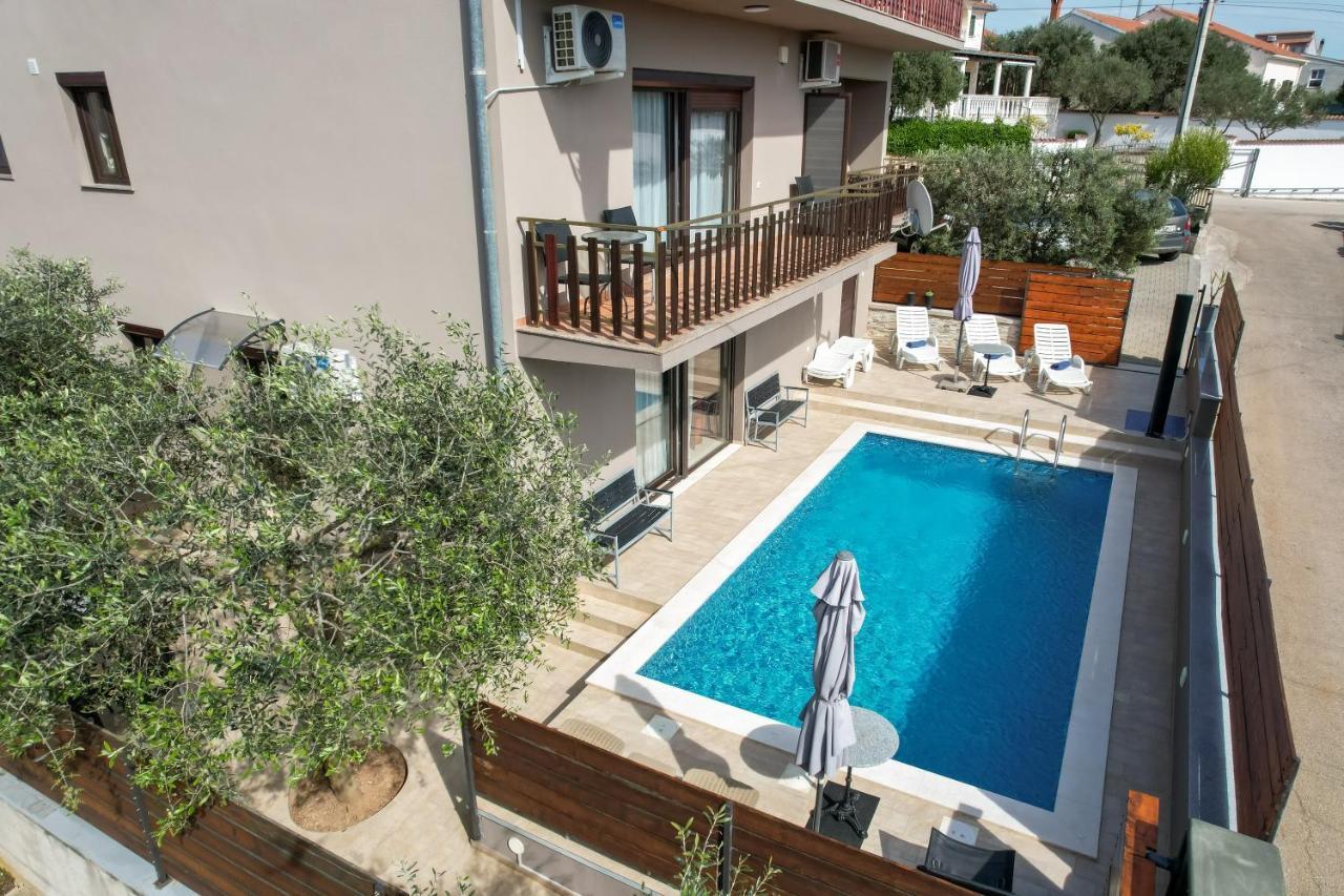 Pool Apartments Julia ซาดาร์ ภายนอก รูปภาพ