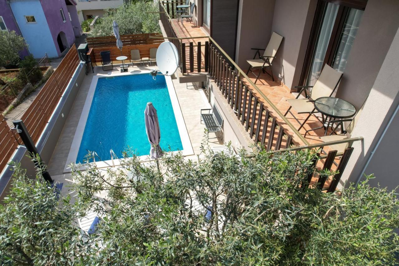 Pool Apartments Julia ซาดาร์ ภายนอก รูปภาพ