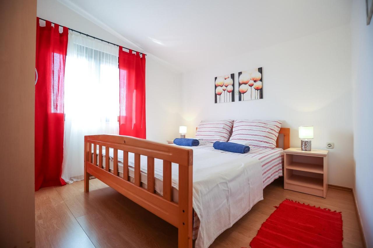 Pool Apartments Julia ซาดาร์ ภายนอก รูปภาพ