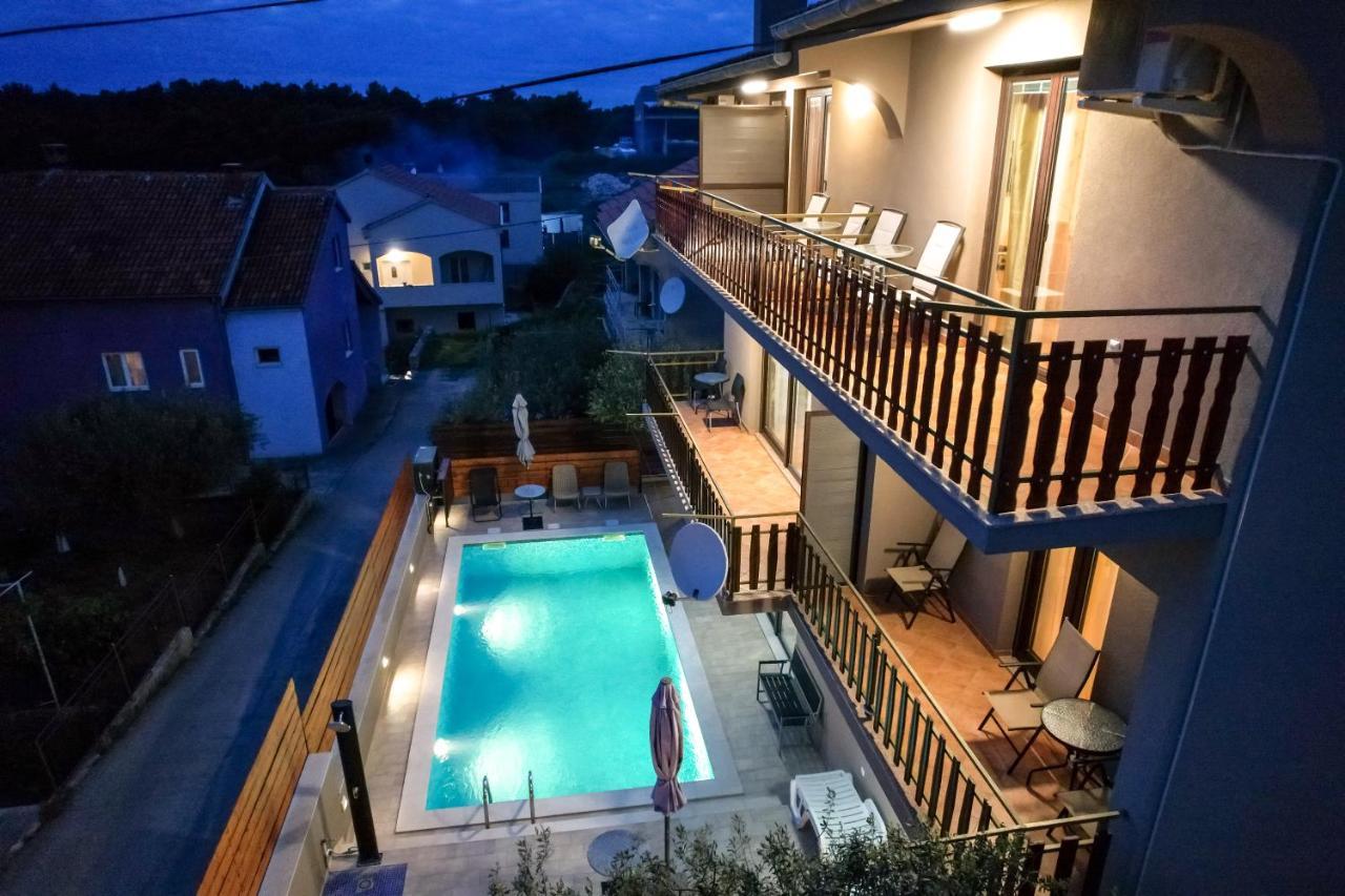 Pool Apartments Julia ซาดาร์ ภายนอก รูปภาพ