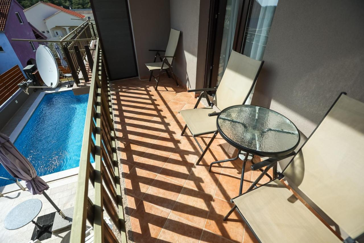 Pool Apartments Julia ซาดาร์ ภายนอก รูปภาพ