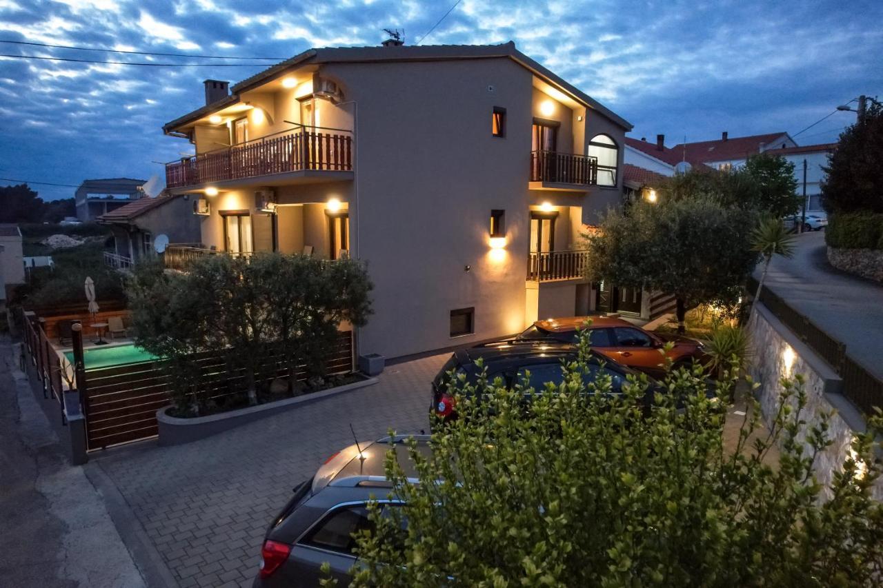 Pool Apartments Julia ซาดาร์ ภายนอก รูปภาพ