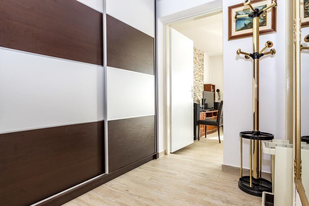 Pool Apartments Julia ซาดาร์ ภายนอก รูปภาพ