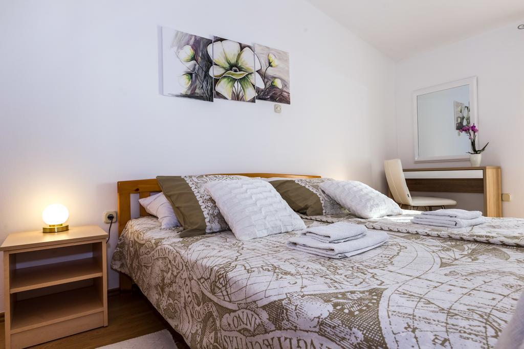 Pool Apartments Julia ซาดาร์ ภายนอก รูปภาพ