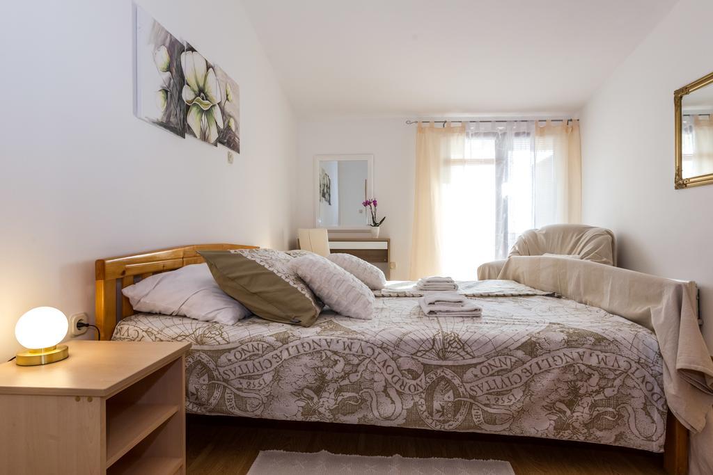 Pool Apartments Julia ซาดาร์ ภายนอก รูปภาพ