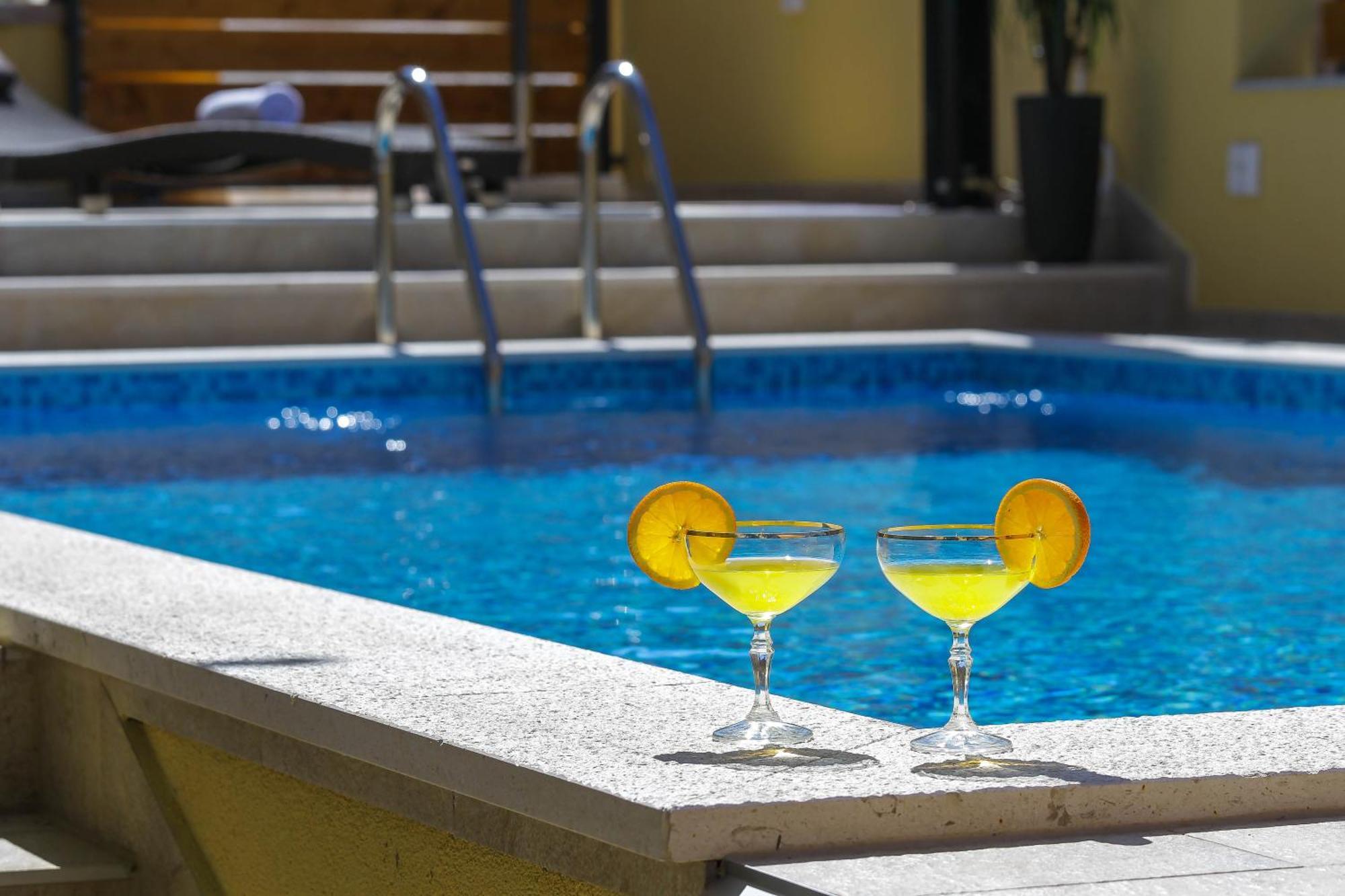 Pool Apartments Julia ซาดาร์ ภายนอก รูปภาพ